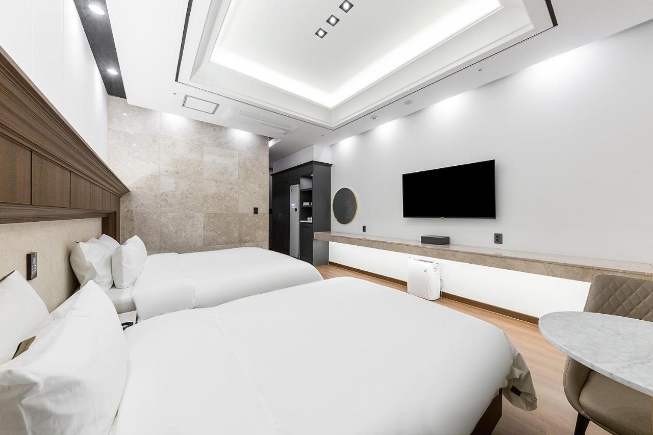 Hotel Demer Мокпо Екстериор снимка