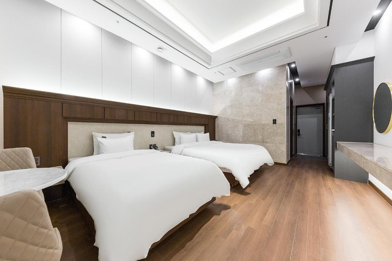 Hotel Demer Мокпо Екстериор снимка