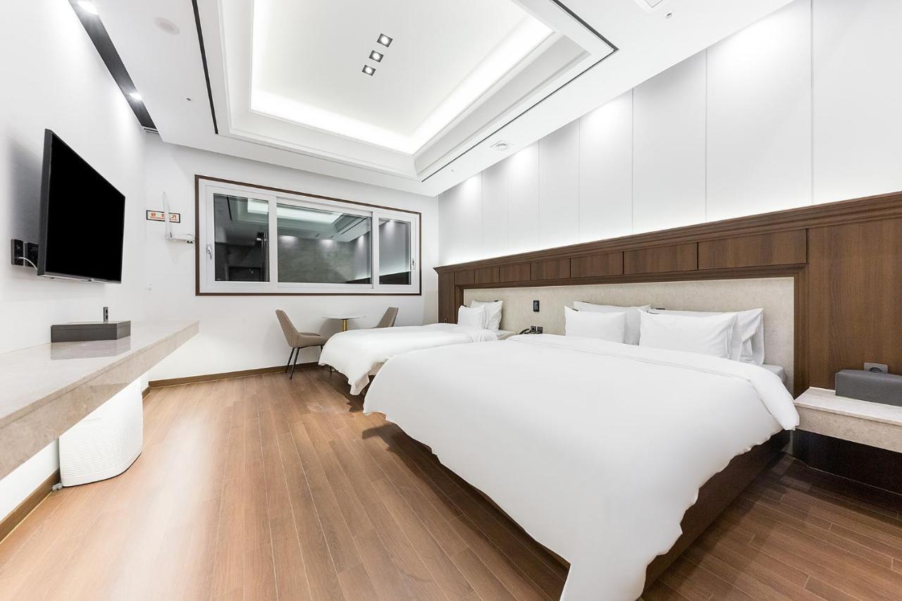 Hotel Demer Мокпо Екстериор снимка