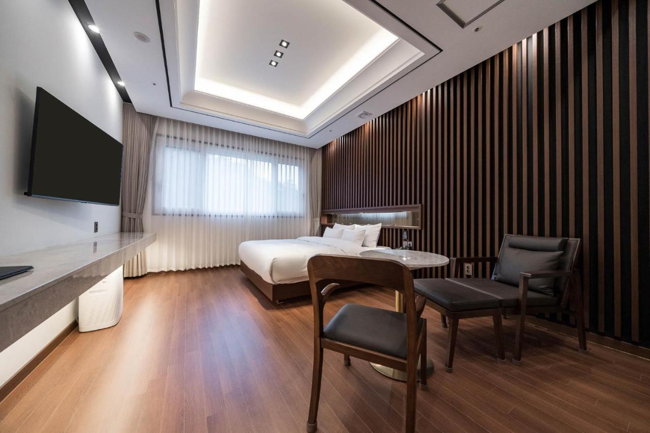 Hotel Demer Мокпо Екстериор снимка