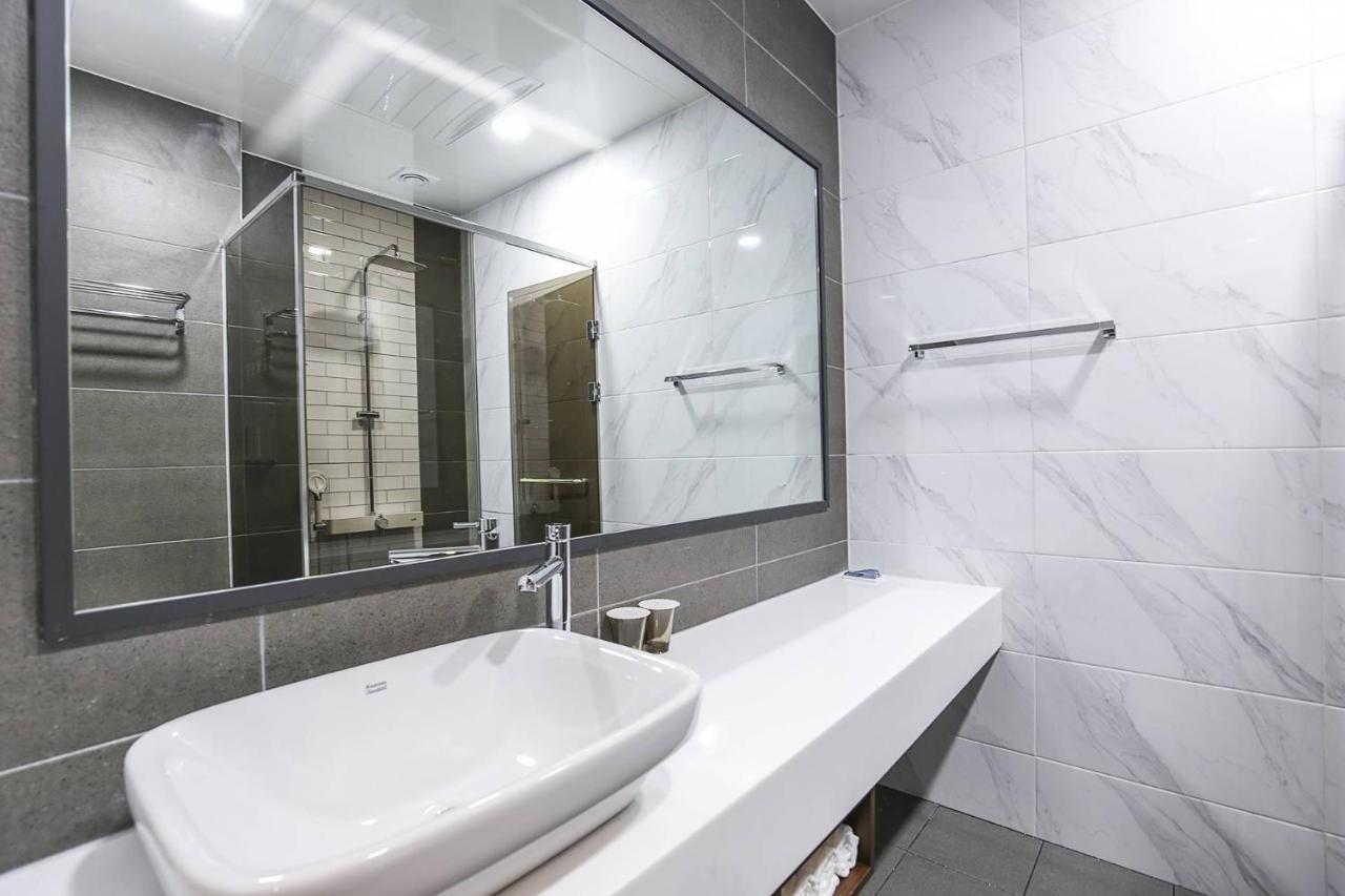 Hotel Demer Мокпо Екстериор снимка