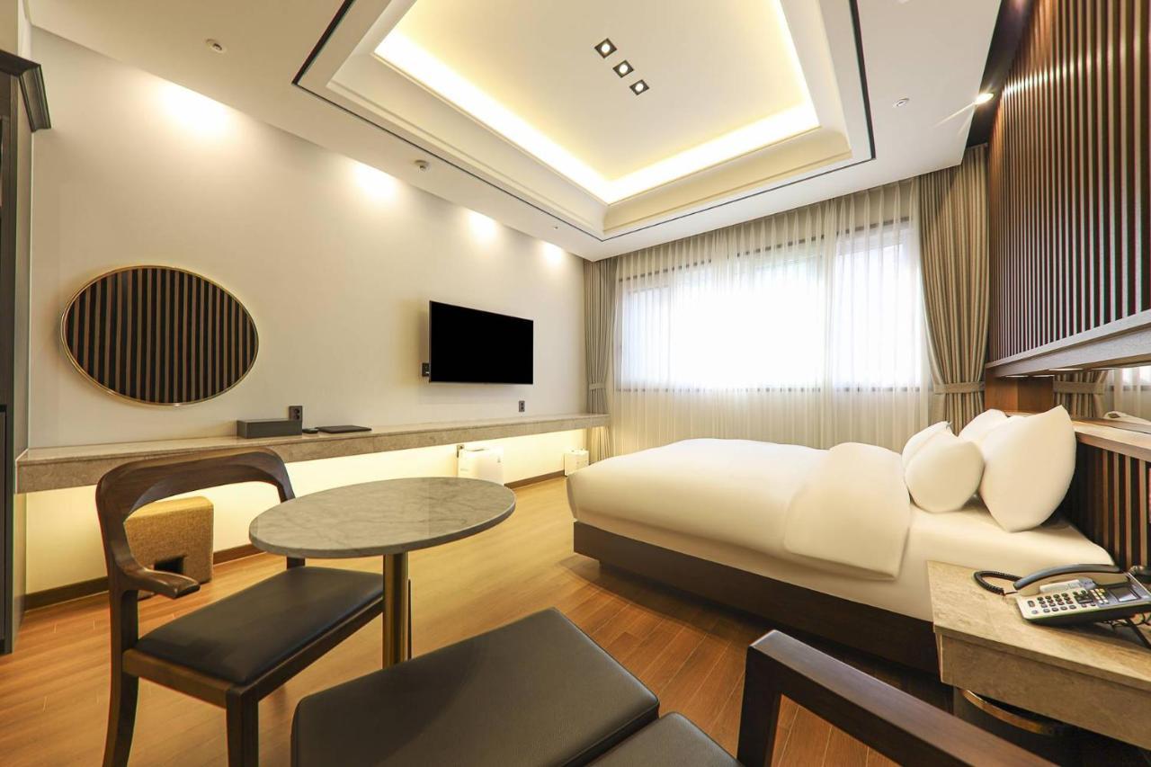 Hotel Demer Мокпо Екстериор снимка