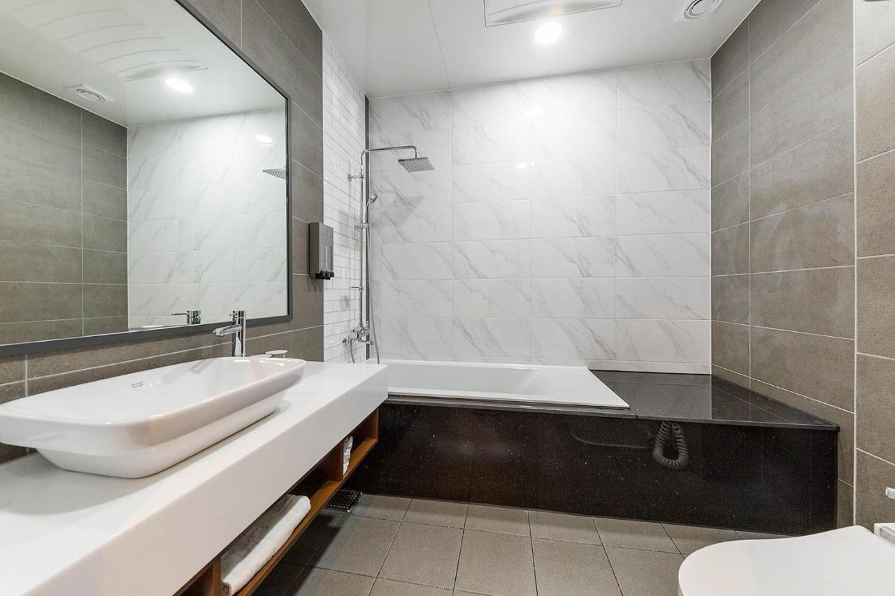 Hotel Demer Мокпо Екстериор снимка