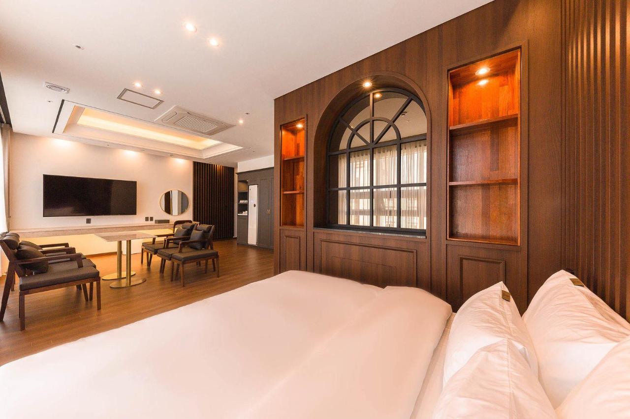 Hotel Demer Мокпо Екстериор снимка
