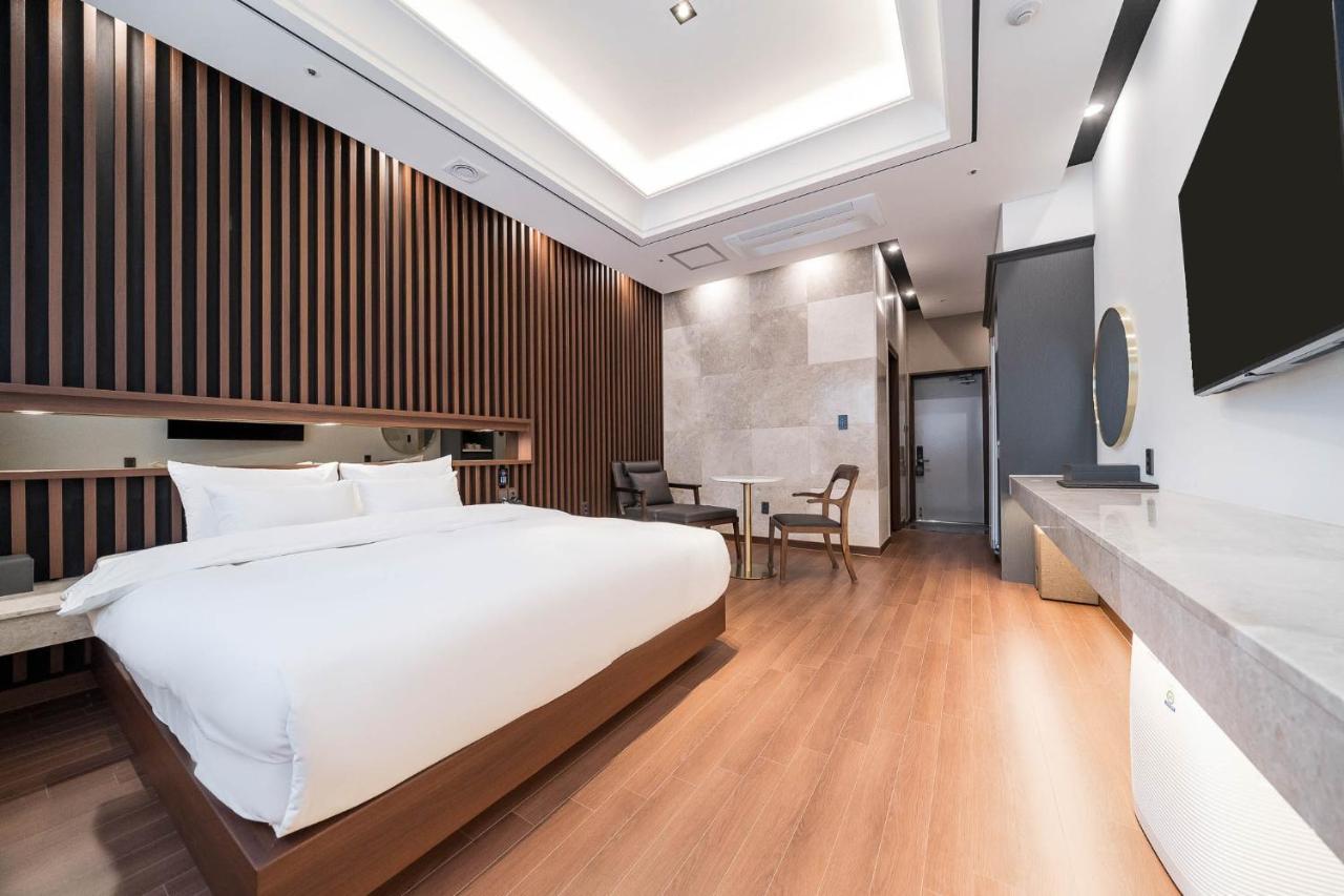 Hotel Demer Мокпо Екстериор снимка