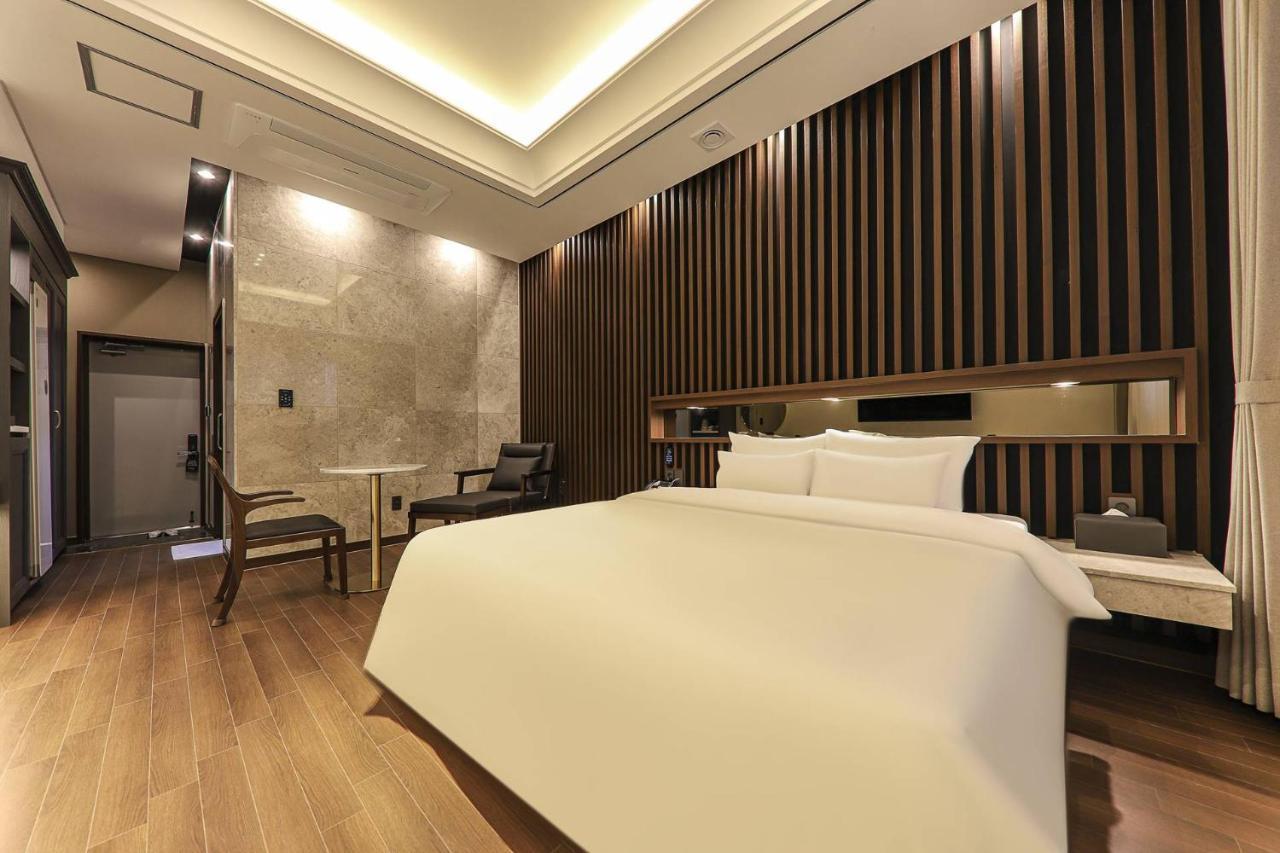 Hotel Demer Мокпо Екстериор снимка