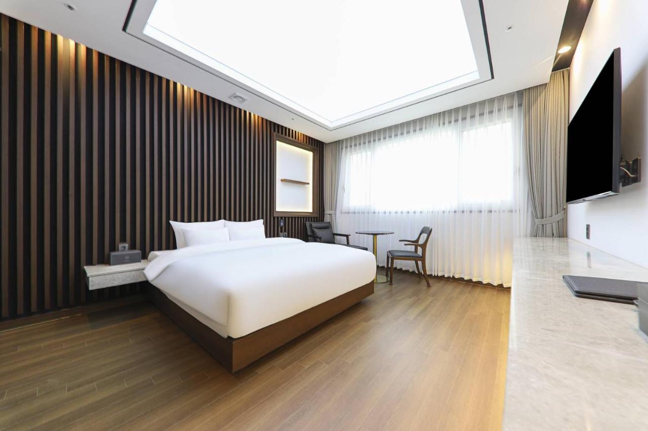 Hotel Demer Мокпо Екстериор снимка
