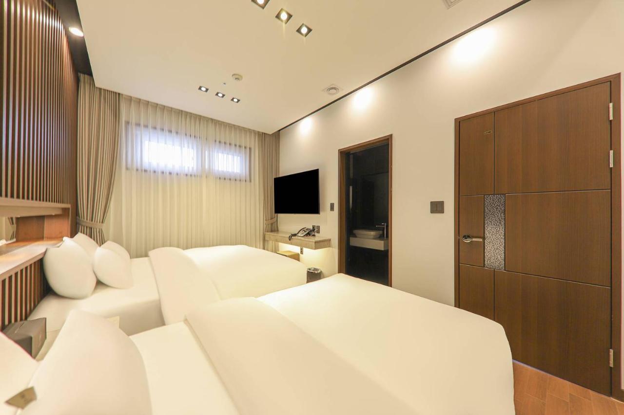 Hotel Demer Мокпо Екстериор снимка