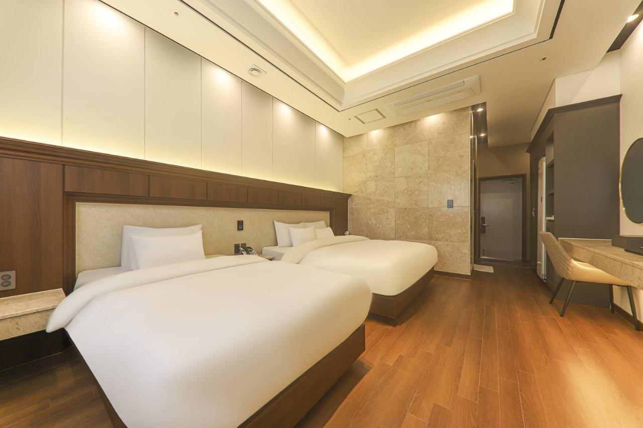 Hotel Demer Мокпо Екстериор снимка