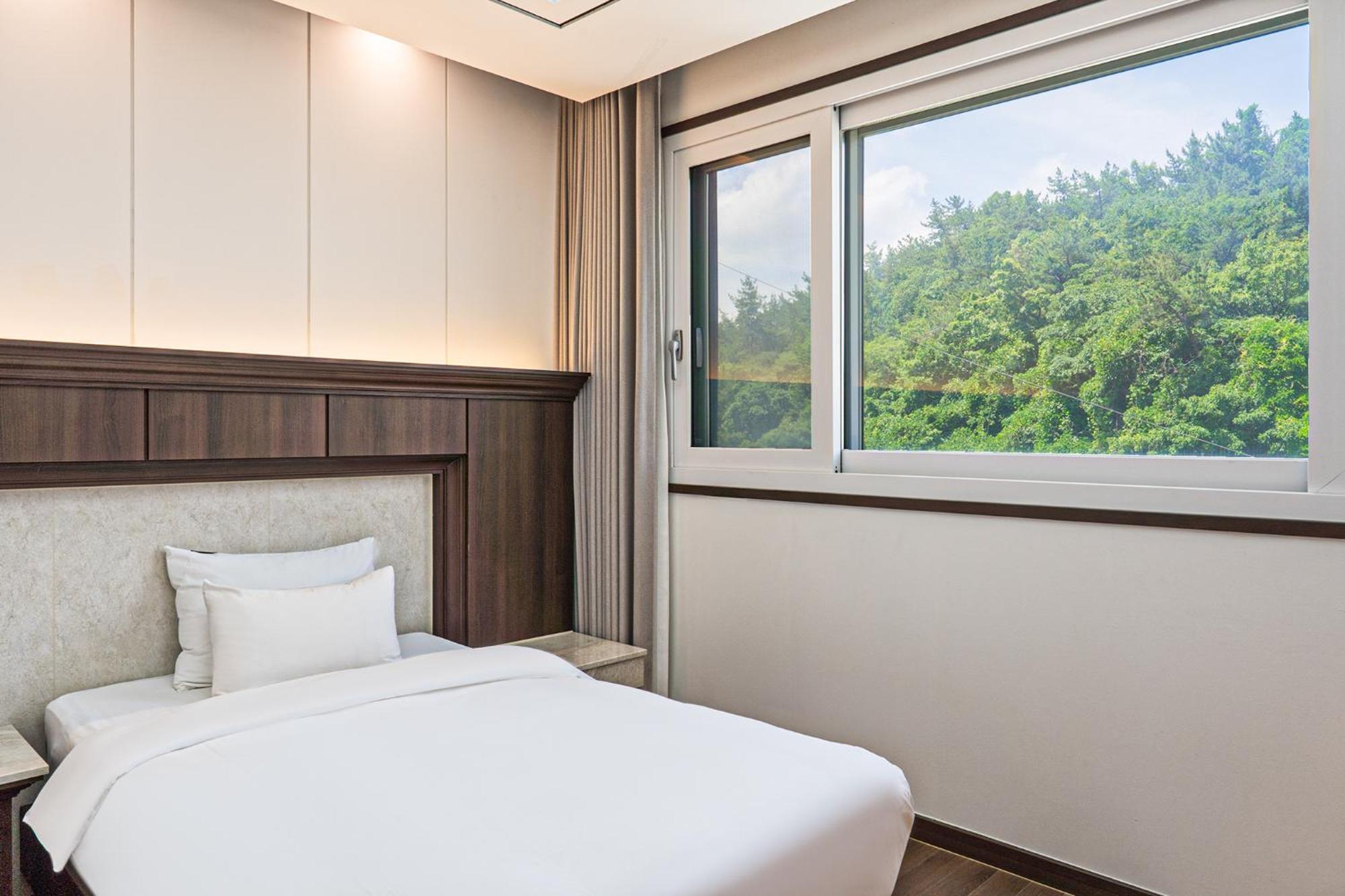 Hotel Demer Мокпо Екстериор снимка